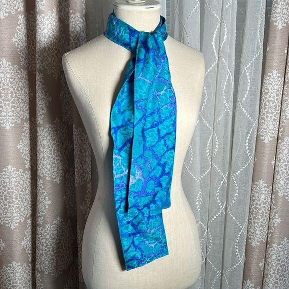Long rectangle Scarf - Picture 1 of 3